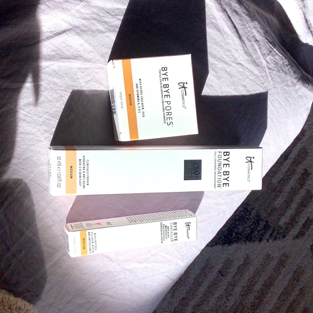 It Cosmetics Bye Bye makeup